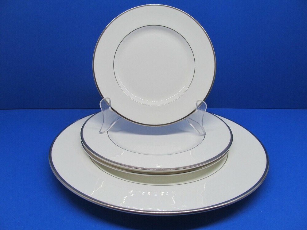 Royal Doulton Signet Dinner Salad and Bread Plate